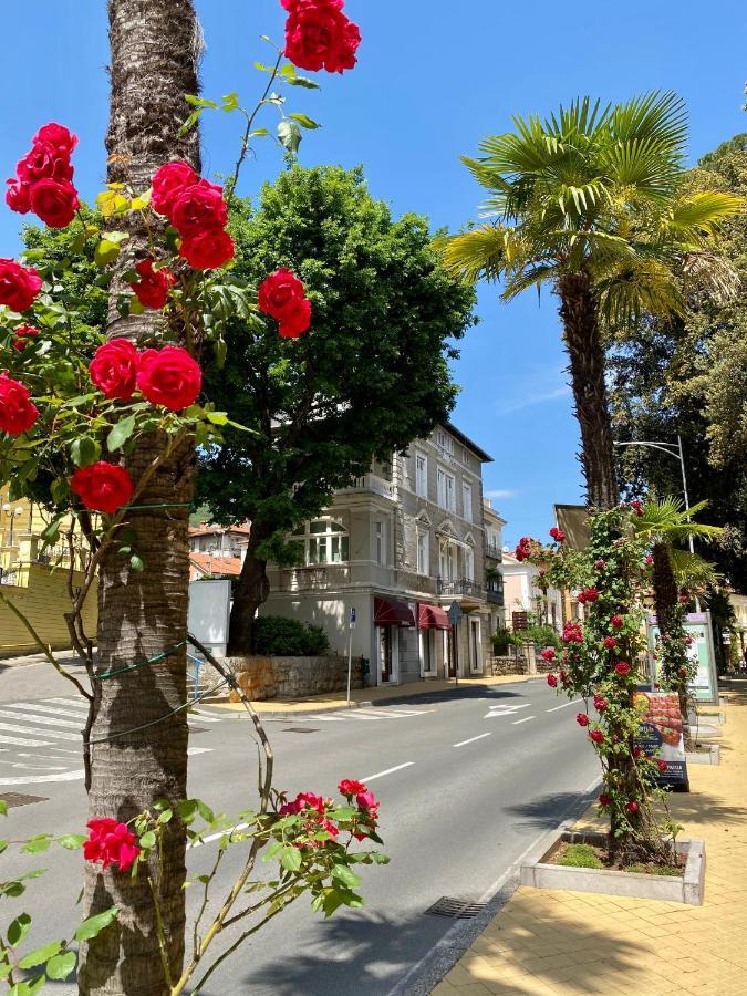 Villa Sokol Apartments Opatija Center ภายนอก รูปภาพ