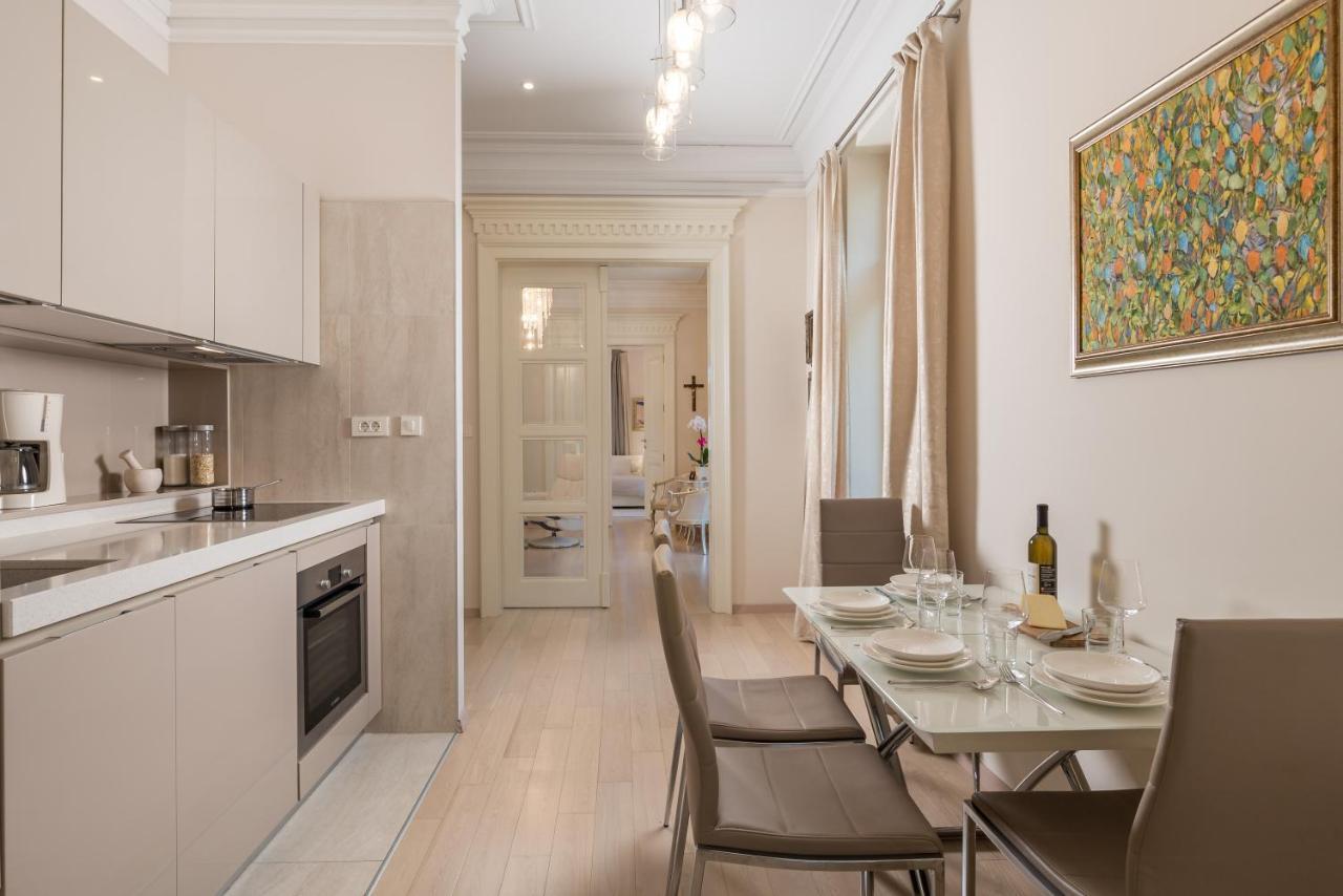 Villa Sokol Apartments Opatija Center ภายนอก รูปภาพ