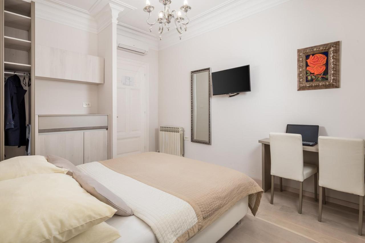 Villa Sokol Apartments Opatija Center ภายนอก รูปภาพ