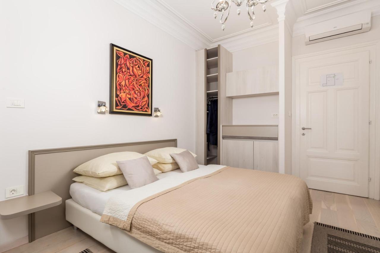 Villa Sokol Apartments Opatija Center ภายนอก รูปภาพ
