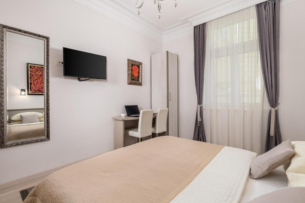 Villa Sokol Apartments Opatija Center ภายนอก รูปภาพ