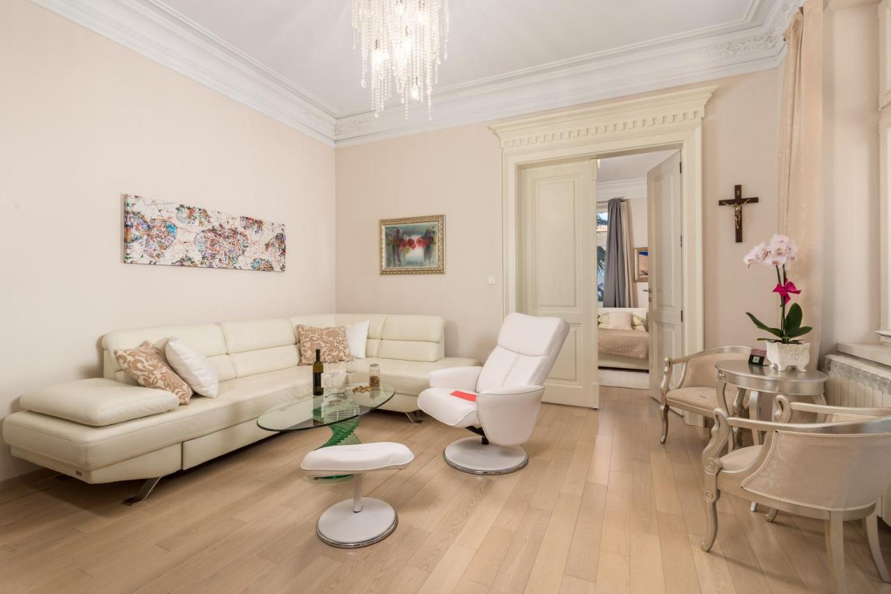 Villa Sokol Apartments Opatija Center ภายนอก รูปภาพ