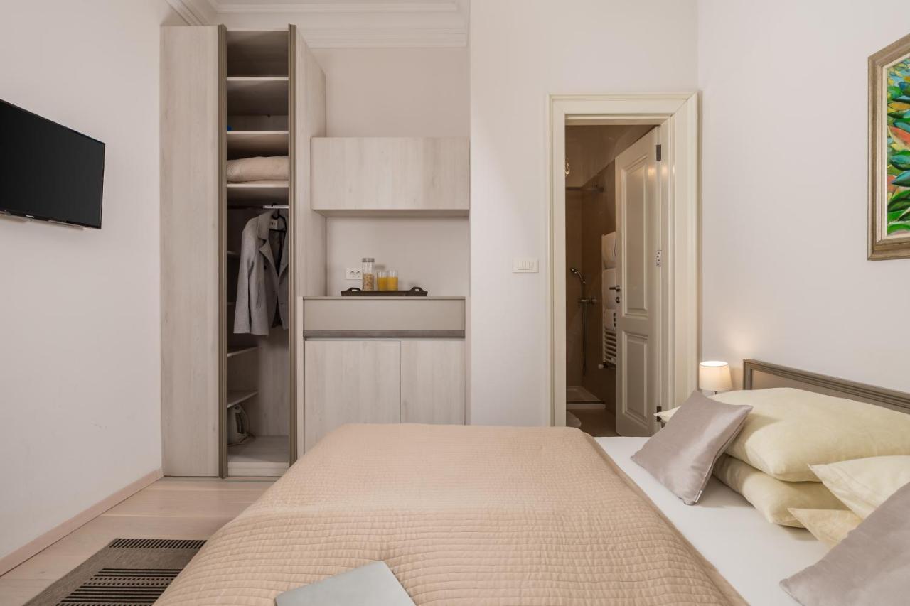 Villa Sokol Apartments Opatija Center ภายนอก รูปภาพ
