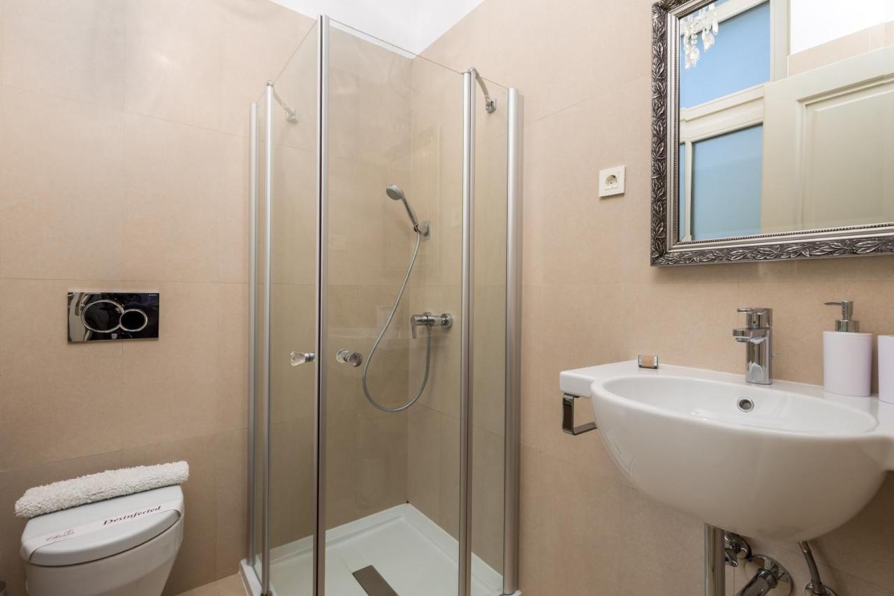 Villa Sokol Apartments Opatija Center ภายนอก รูปภาพ