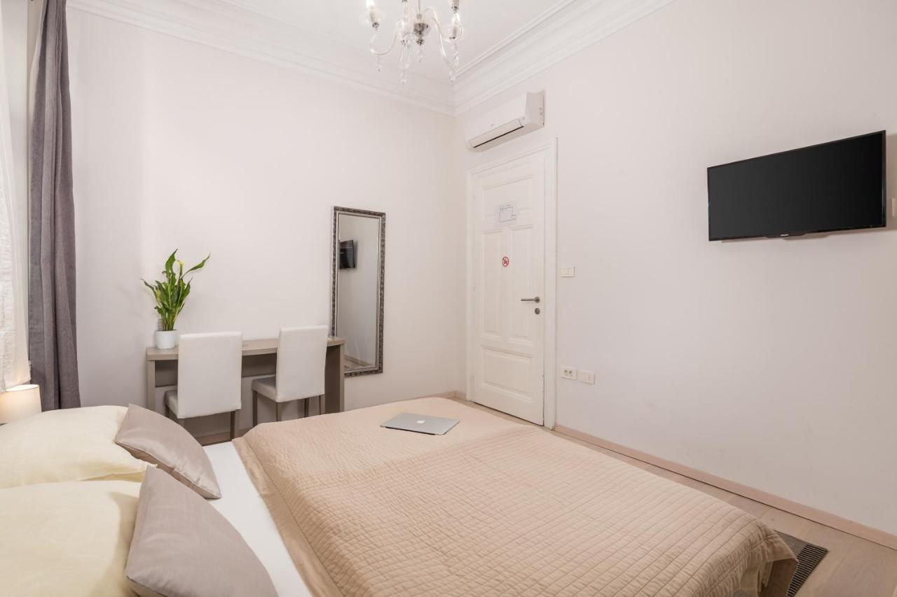 Villa Sokol Apartments Opatija Center ภายนอก รูปภาพ