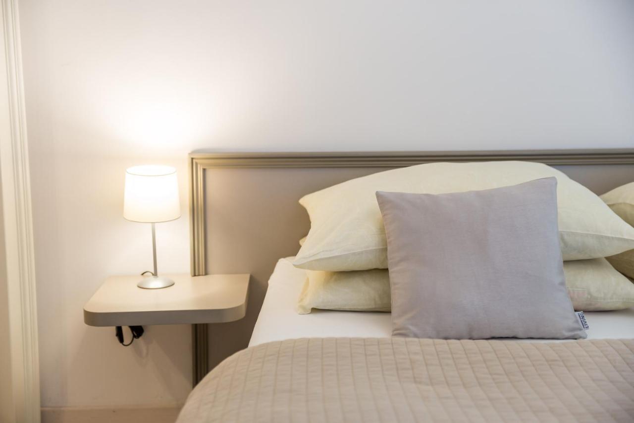 Villa Sokol Apartments Opatija Center ภายนอก รูปภาพ