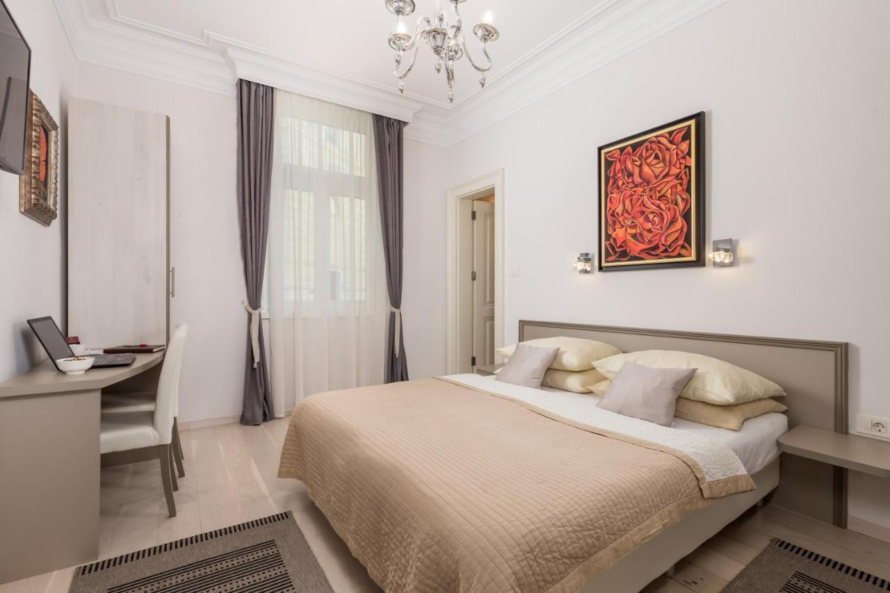 Villa Sokol Apartments Opatija Center ภายนอก รูปภาพ